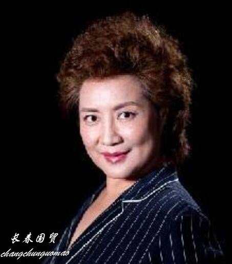 55岁女星萨仁高娃近照 曾因主演电视剧《公关小姐》
