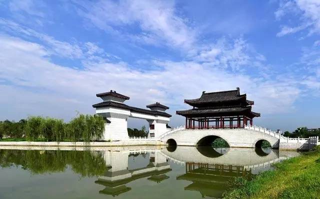 陆羽故园西塔寺是天门市最大的佛教寺院,也是江汉平原最古老的寺院.