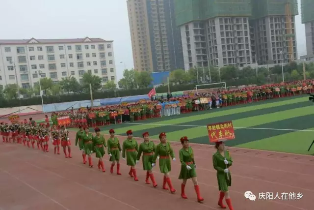 万众瞩目的宁县广场舞群英会在宁江中学展现风采