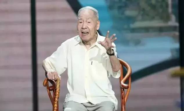 开学第一课|96岁著名翻译家许渊冲讲述追梦之