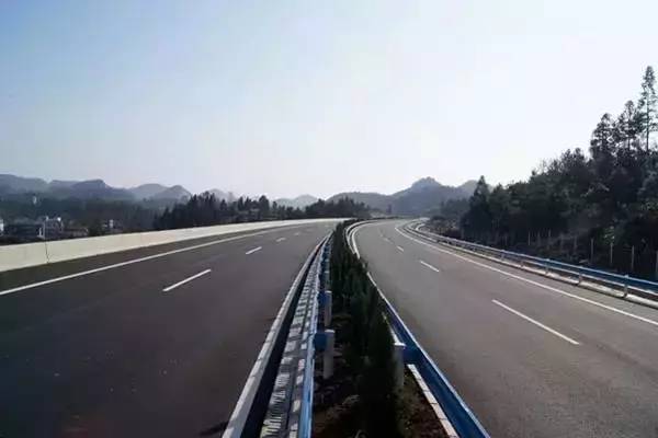 g42s上海至武汉高速公路无为至岳西段,g4012溧阳至宁德高速公路黄山至
