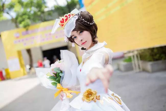 王者荣耀小乔纯白花嫁cos,简直美翻了