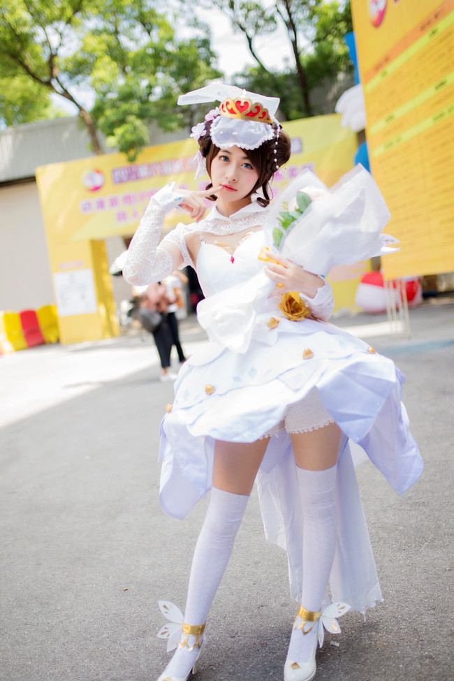 王者荣耀小乔纯白花嫁cos,简直美翻了