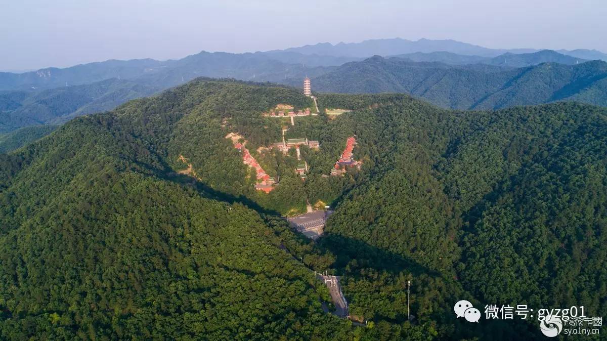 优秀奖 《(组照)清凉燃灯寺》 白河之南 李德强