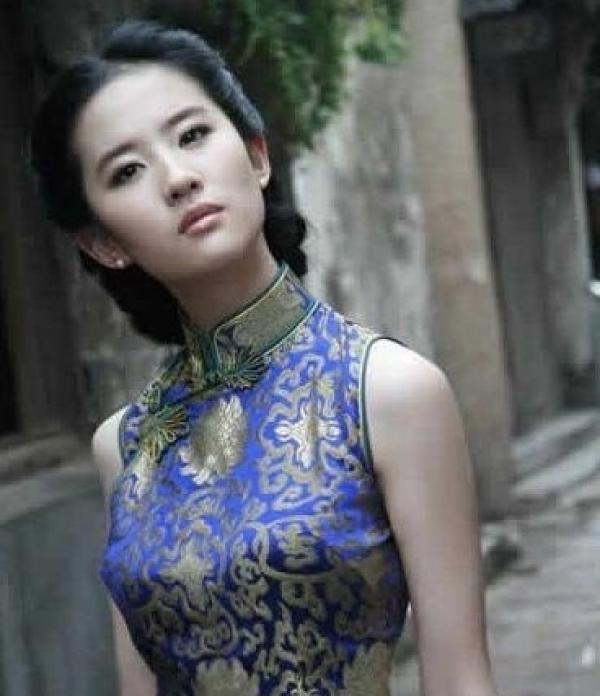 穿旗袍最美的20位女明星,刘诗诗赵丽颖美哭,你觉得谁最惊艳到了