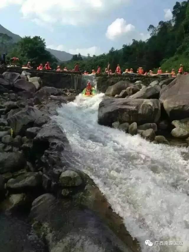 东盟假期特价,东兴九龙潭绿色漂流,万尾金滩玩海沙滩纯玩一日,会员仅