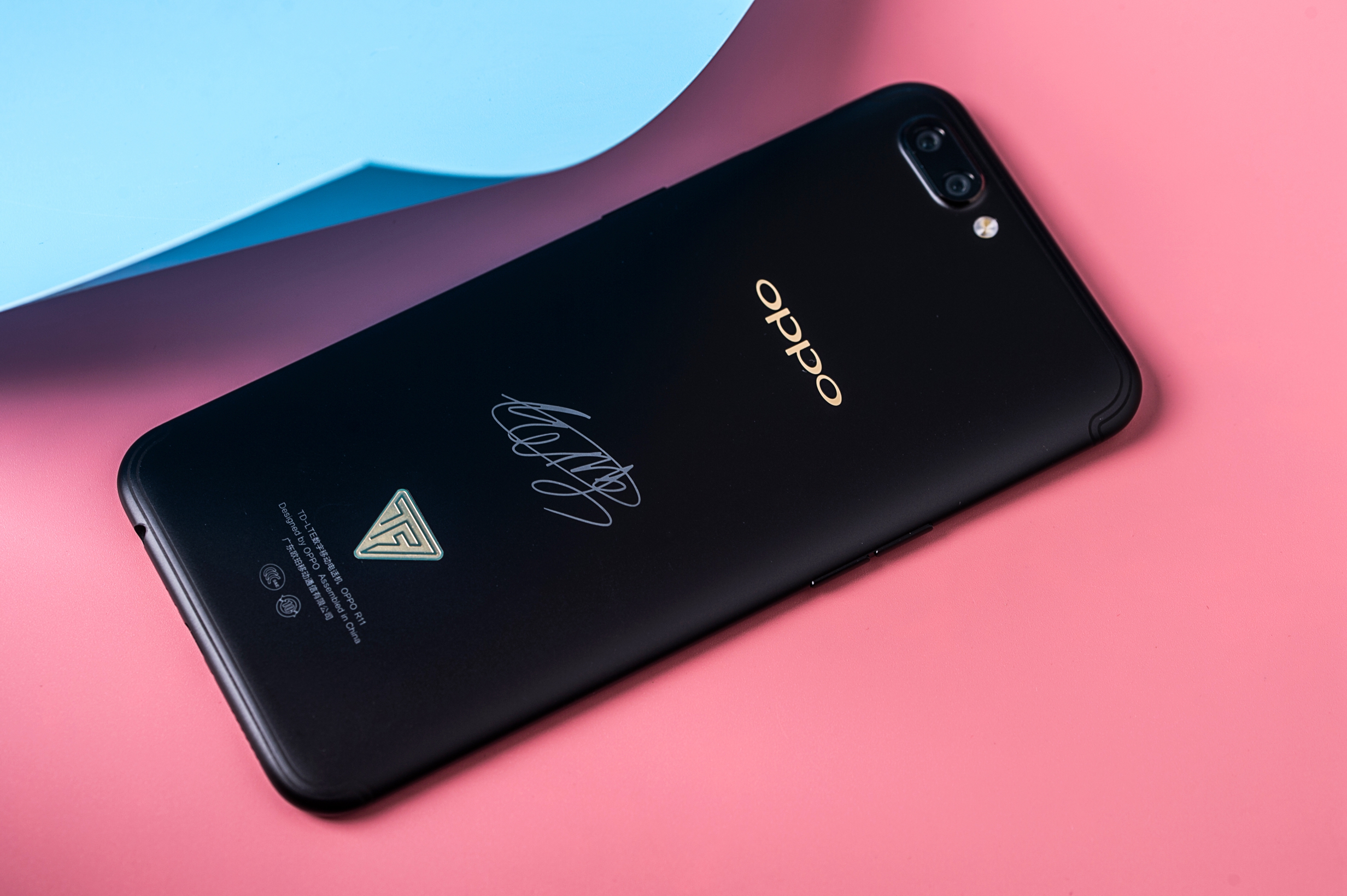 oppo r11王源版真机图赏,即将开启预约发售