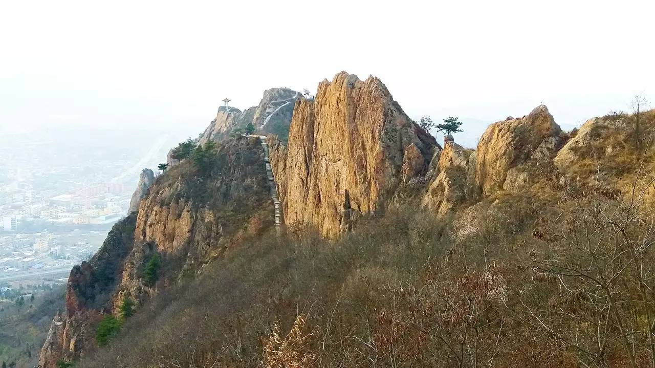 《丹凤县鸡冠山》