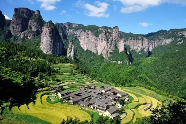 惯称为浙江的香格里拉,台州的西双版纳,仙居最美维美的村庄等.