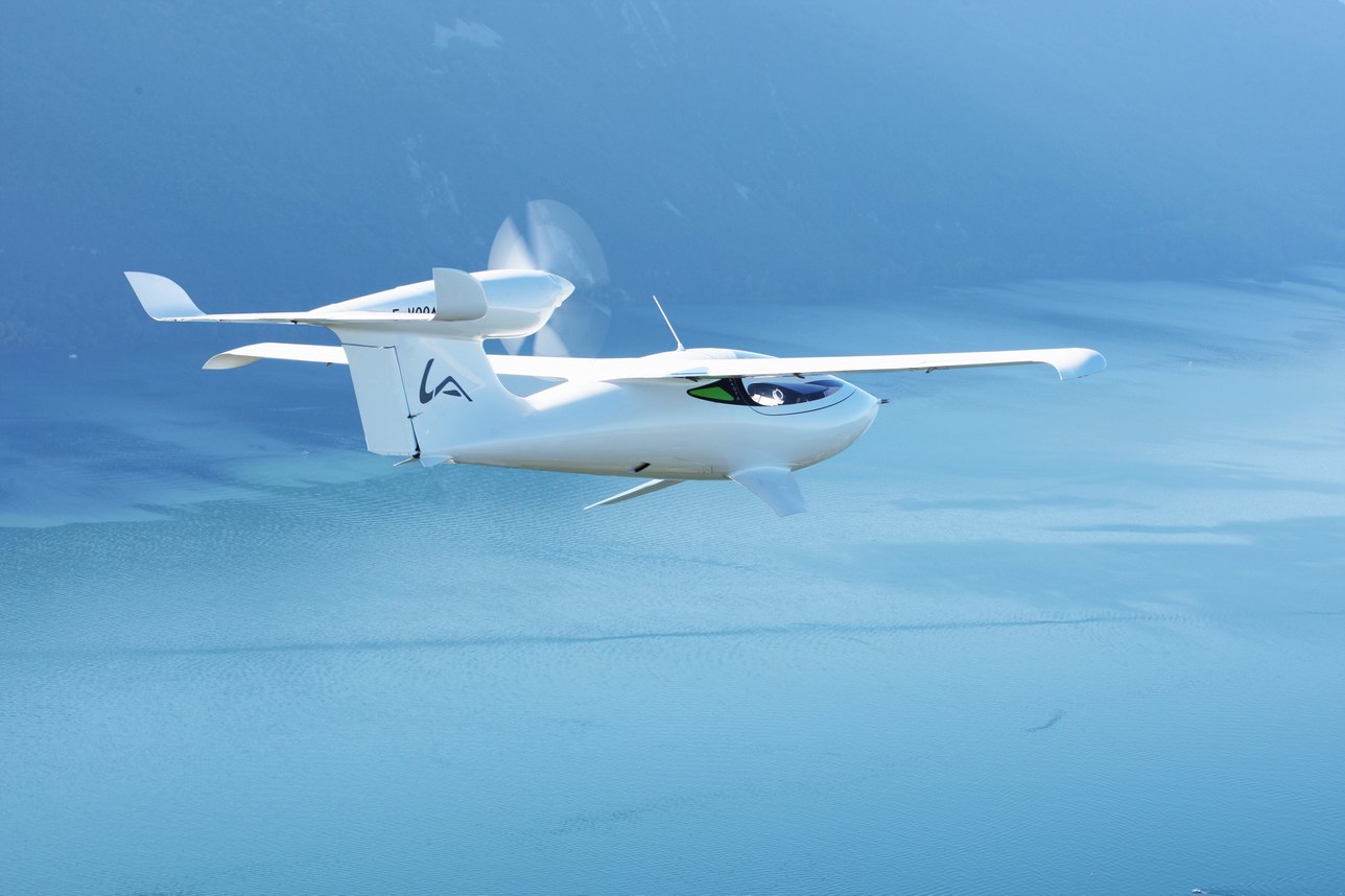 AKOYA阿科雅新一代私人水上飞机   让幻想变得触手可及 