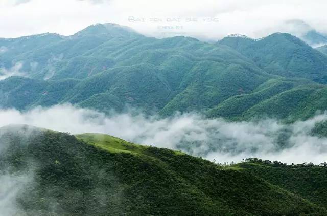 博白云飞嶂碧空如洗白云似絮美了眼睛醉了心