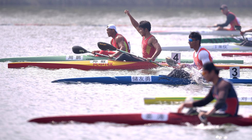 全运会男子200米单人皮艇河北选手郑毅夺金