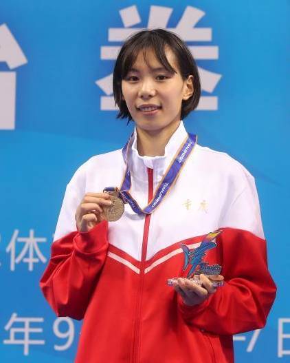 她就是我们涪陵妹子 周美玲!