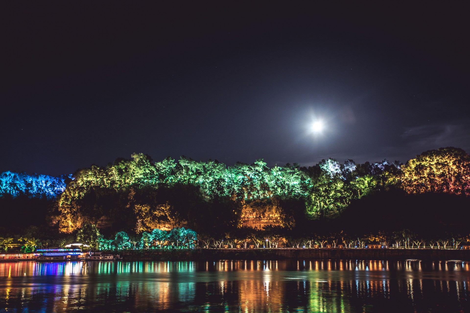 每个人乐山人都期待的"夜游三江",亮灯过后竟是