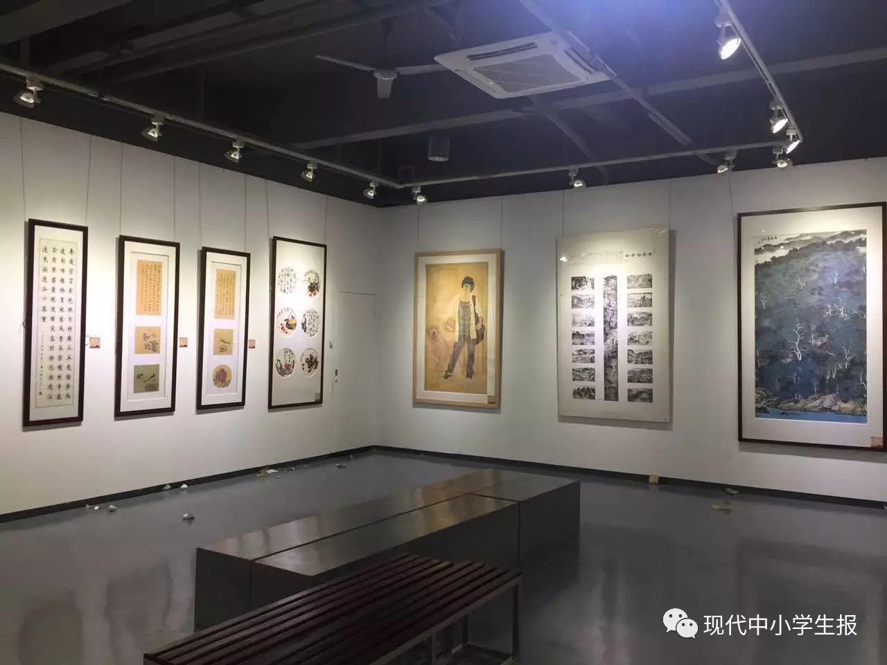 此次书画展展出的一百多幅师生作品,是从"墨韵溢彩,心绘羊城"中小学