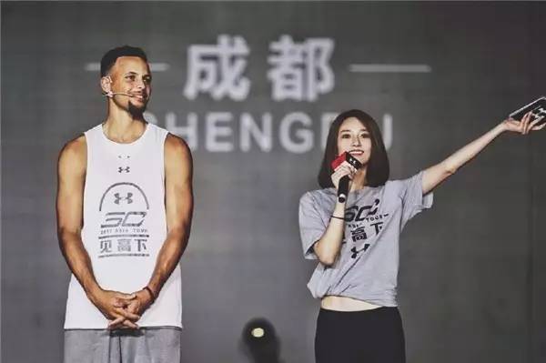 最美nba女主播王小七,广大男球迷为之倾倒