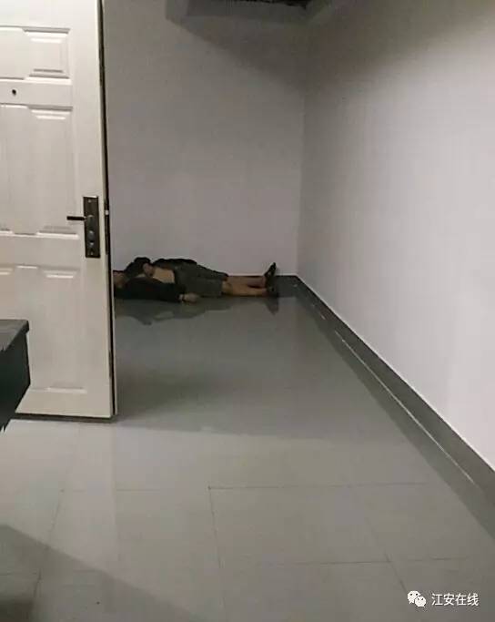 吓坏了!宜宾一美女半夜上厕所,竟然发现地上躺着个人!