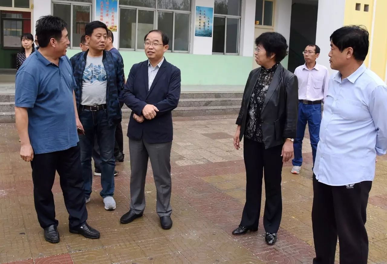 乔飞鸿:抓好义务教育均衡发展,让每个学生都能享受有质量的义务教育