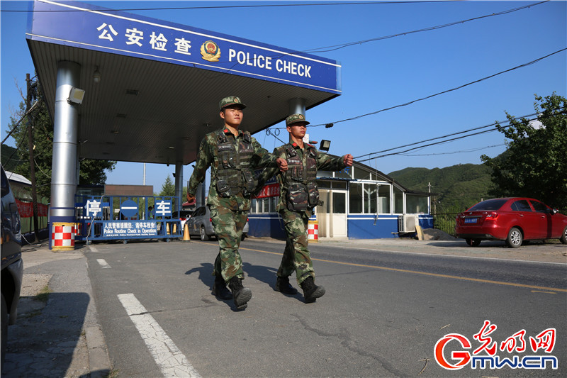 北京杜家庄检查站武警执勤官兵:扎根深山苦为乐 守护