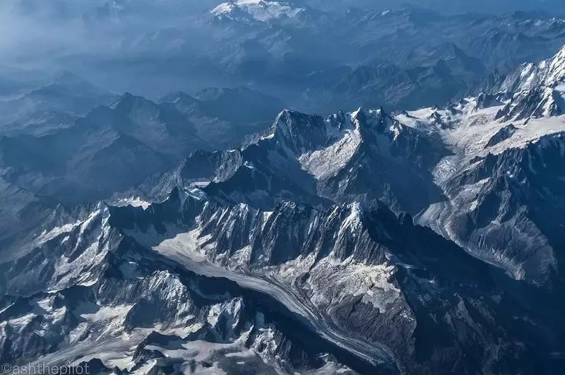 万米高空下的壮丽地球风光摄影