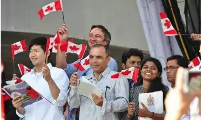 加拿大配偶团聚移民：登陆加拿大之后多久可以申请配偶团聚移民