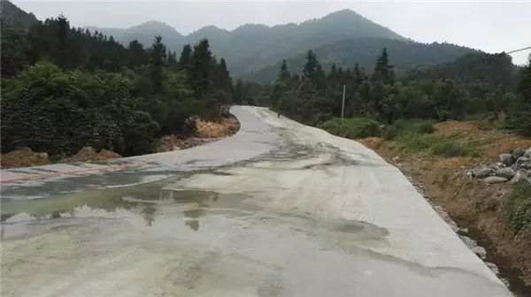 【主攻项目"新路立成—东源乡掀起乡村道路升级改造高潮