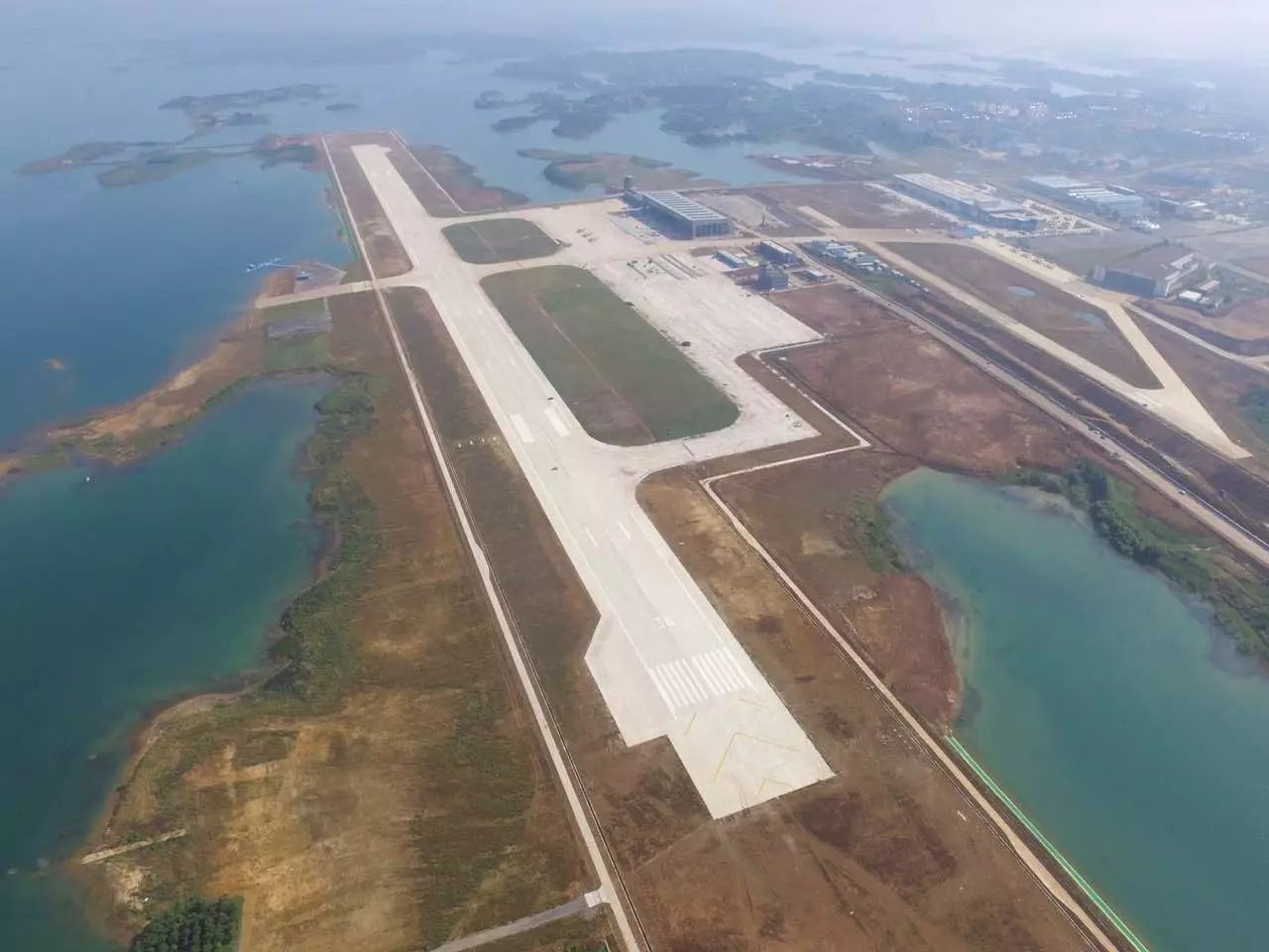 喜讯| 国内最大规模!荆门漳河机场正式获颁a1级通用机场使用许可证