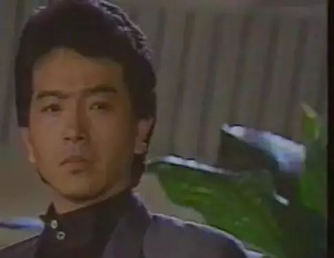 真挺帅的寇世勋和张晨光于1988年和香港女星戚美珍主演的《情义无价》