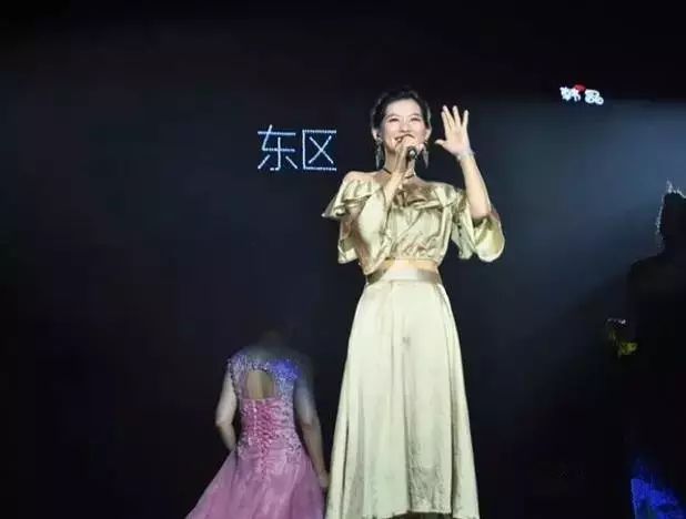 厉害了!北流女神李丹凤获中国"十大华语金曲奖"!