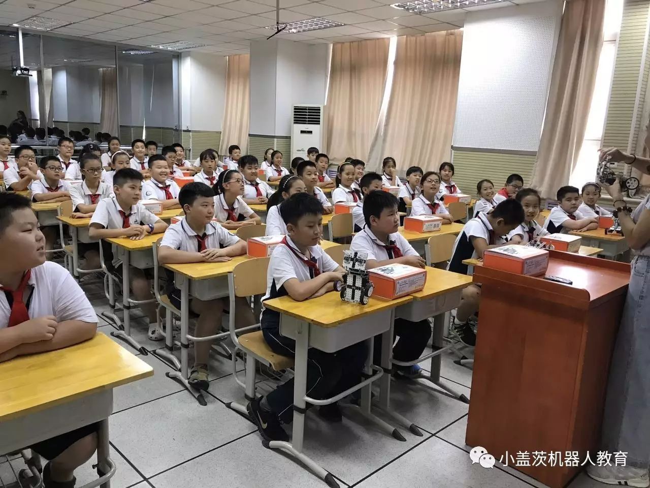 开学季|小盖茨机器人教育与廊坊中石油管道局中学第三