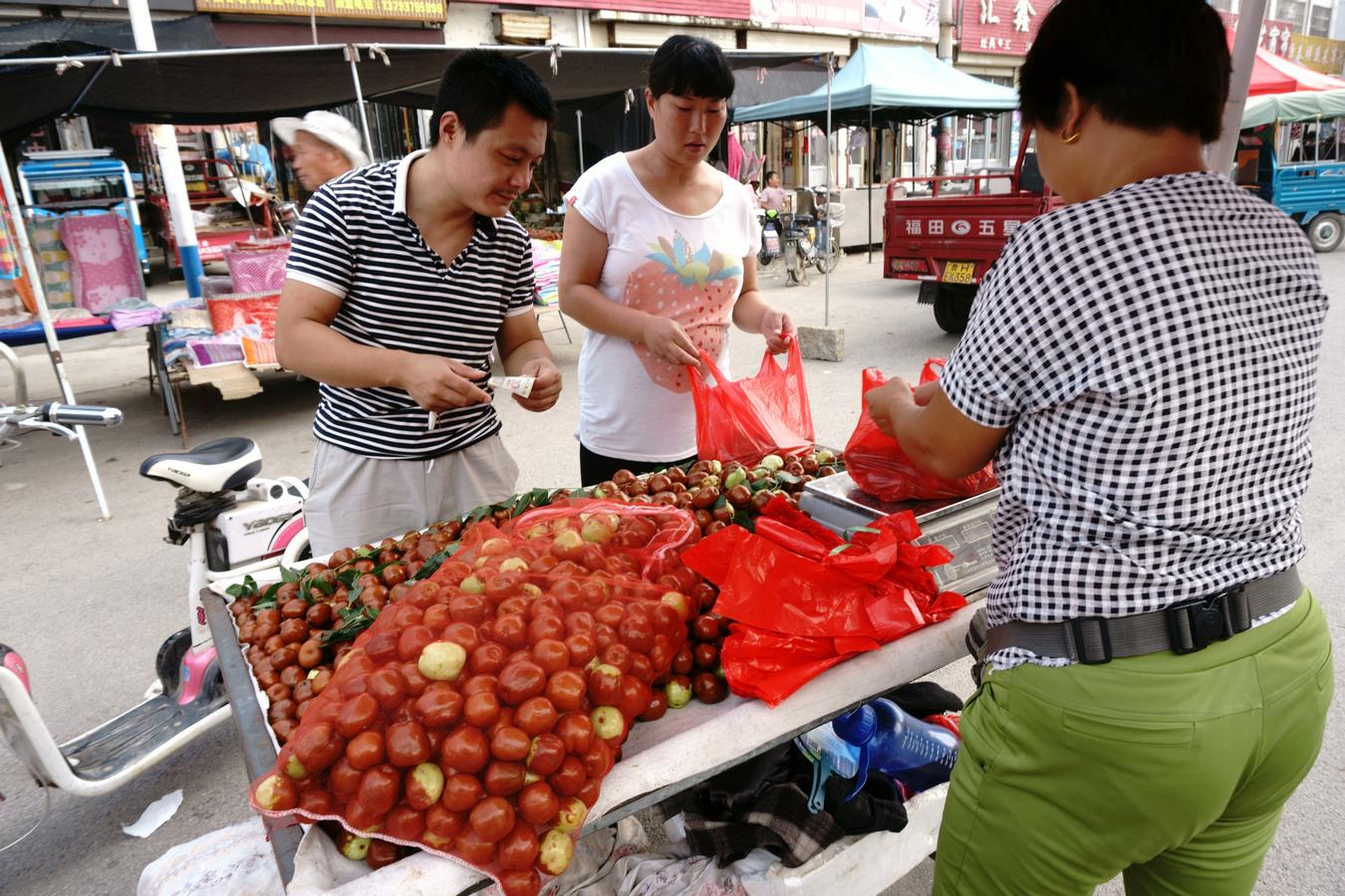 北方农村大集16图,小生意一个比一个火,老乡们都喜欢买些啥