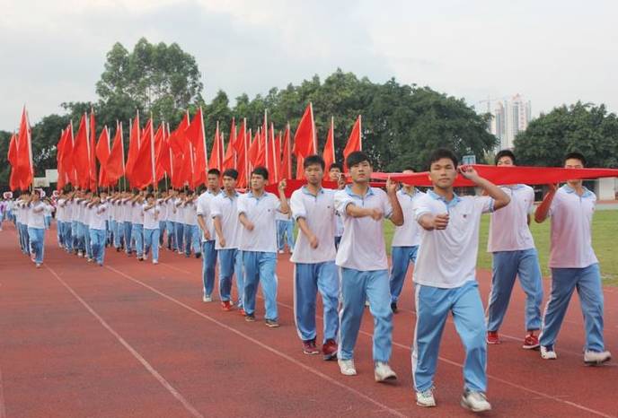 看完罗定的校服再也不说别人家的校服最美了