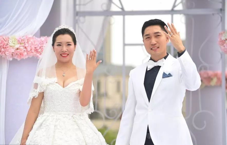 李晓霞婚纱照_孔令辉老婆李晓霞