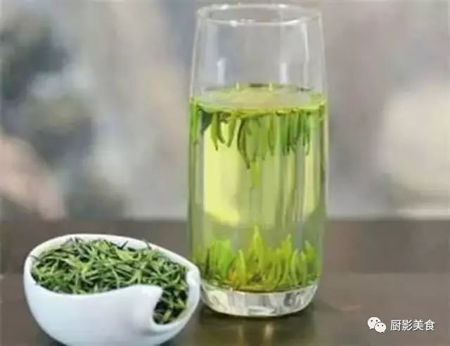 天山绿茶为福建烘青绿茶中的极品名茶,历史悠久,多制作高档花茶茶坯.