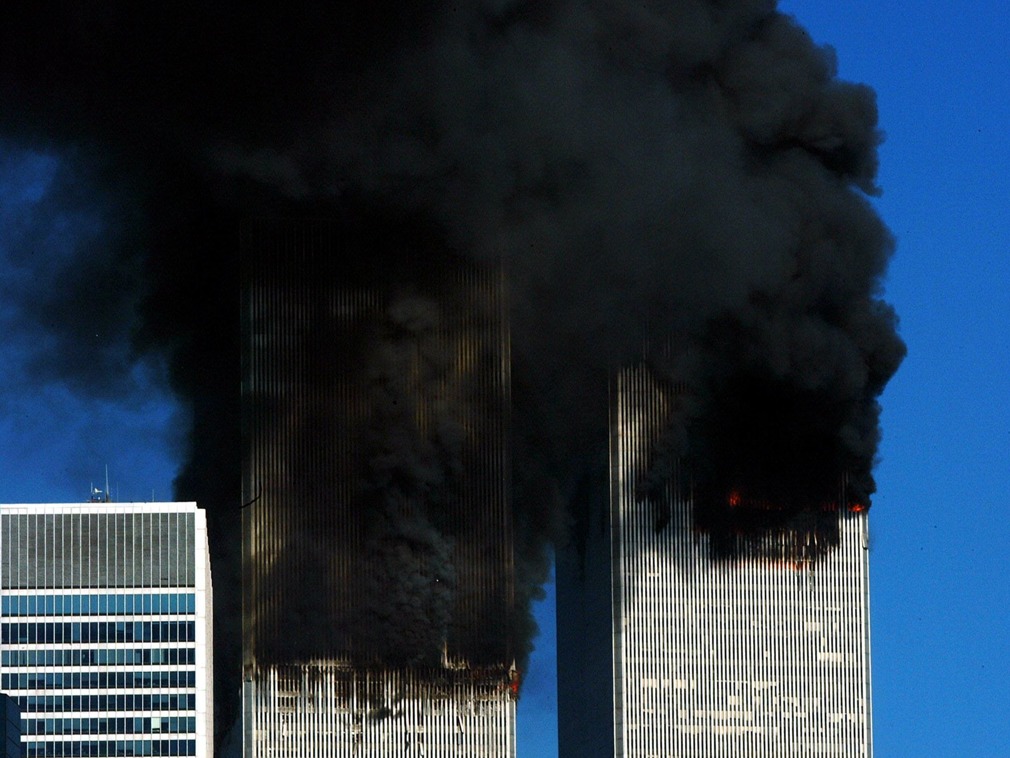 尘封16年,911恐怖袭击现场黑色画面公开