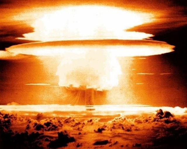 二战后让人"闻之色变"的几次核爆炸(世界末日的最美画面)