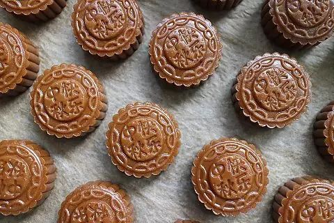 中秋月饼预定,不过分甜腻又暗藏惊喜 moon cakes at f2n market