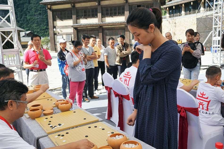 潘阳下指导棋