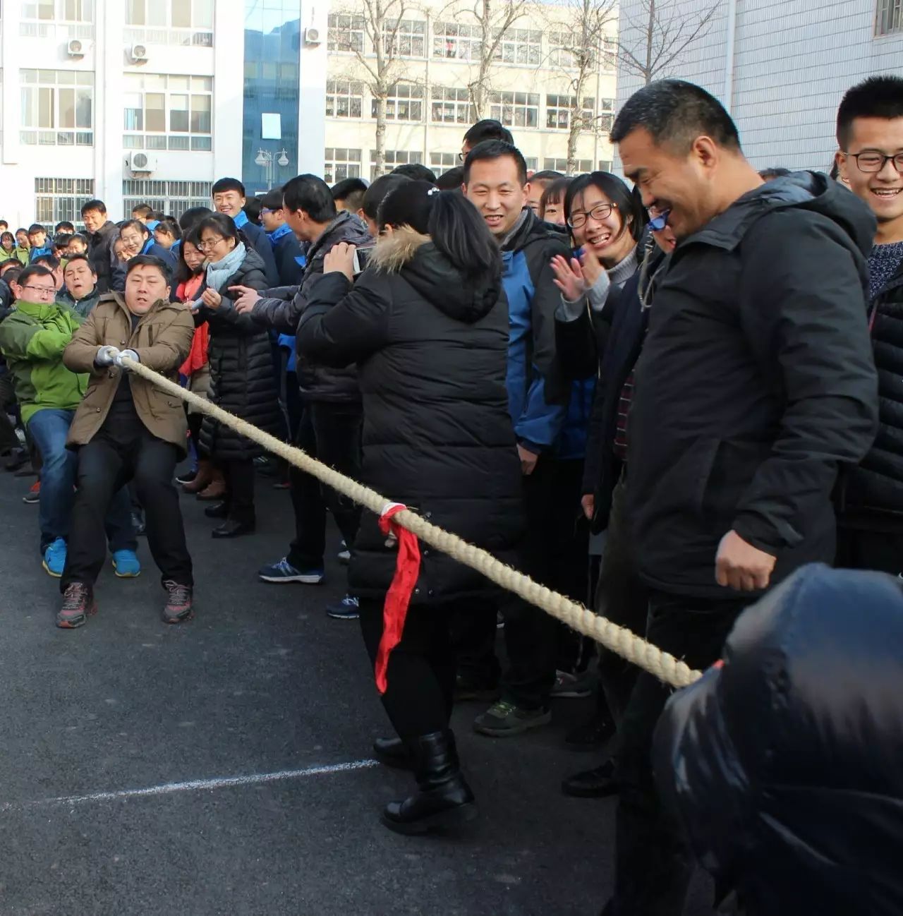 师资队伍建设工程让即墨四中如同一轮崭新的红日,喷薄而起,亦像一艘