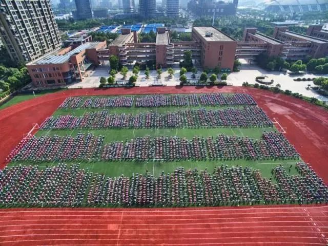 【一附教育集团通师一附】阳光正好!看,我们的出操很一附!