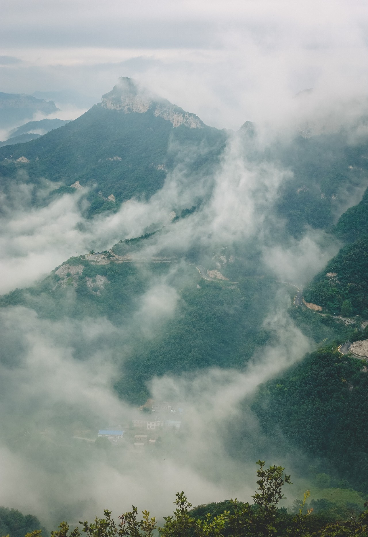 云雾缭绕,秀美云台山,云雾,山峦,豪迈的表象下,是关于苍茫博大和人类