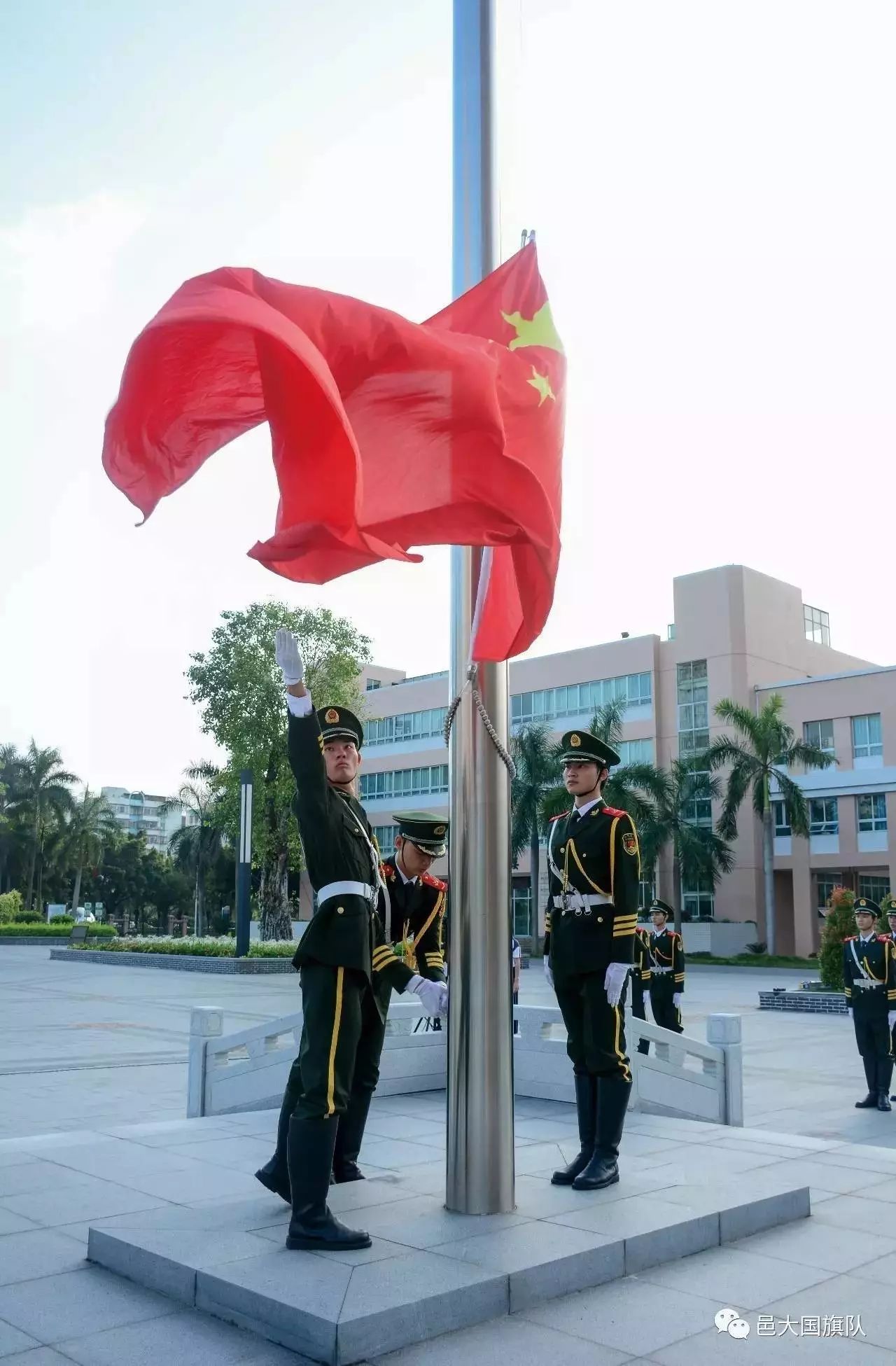 五邑大学国旗护卫队| 逐梦开始的地方