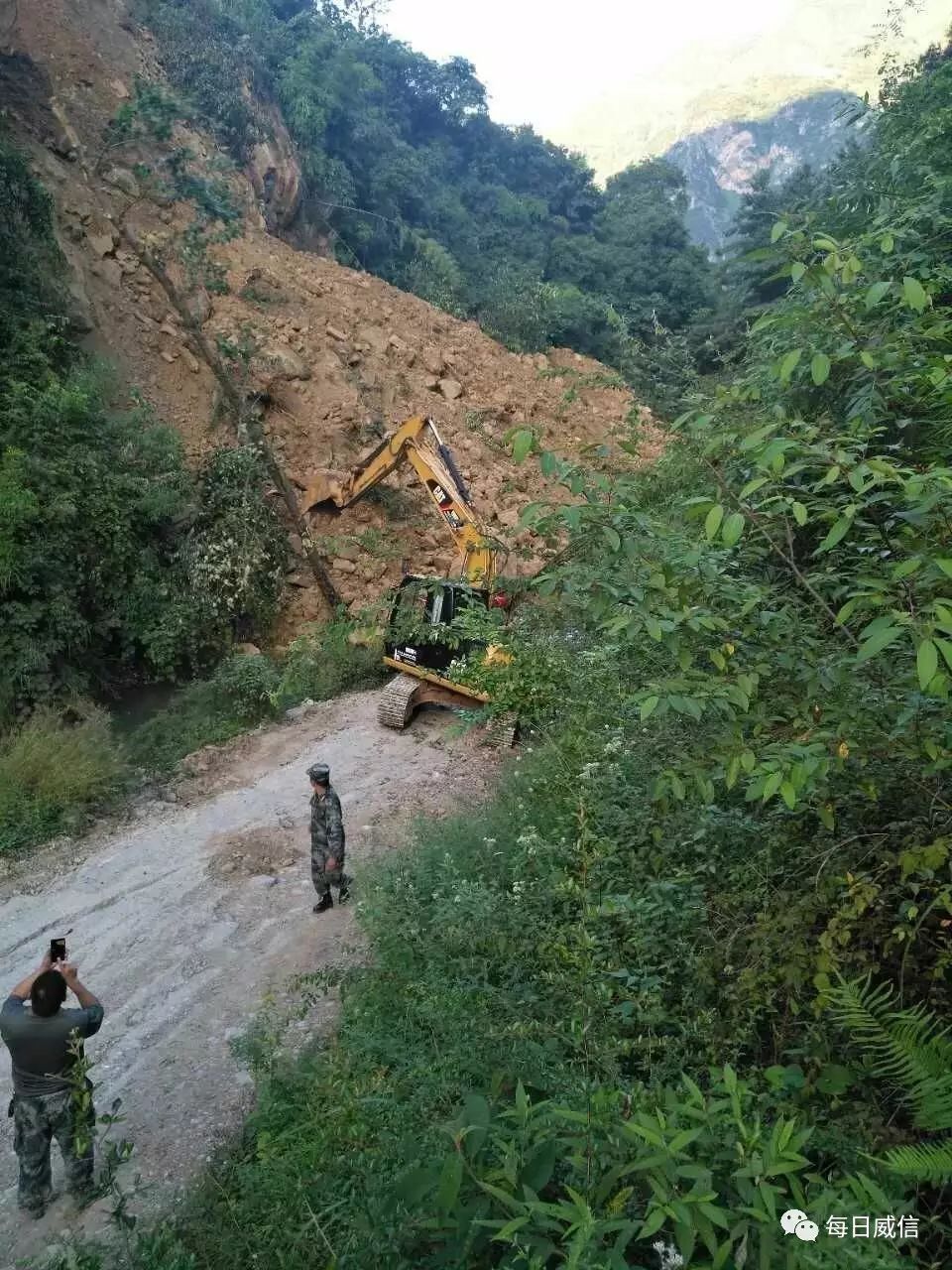 巧家县老店镇小岔河发生山体滑坡至5人死亡