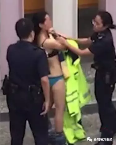 当街买女生内衣_女生当街内衣