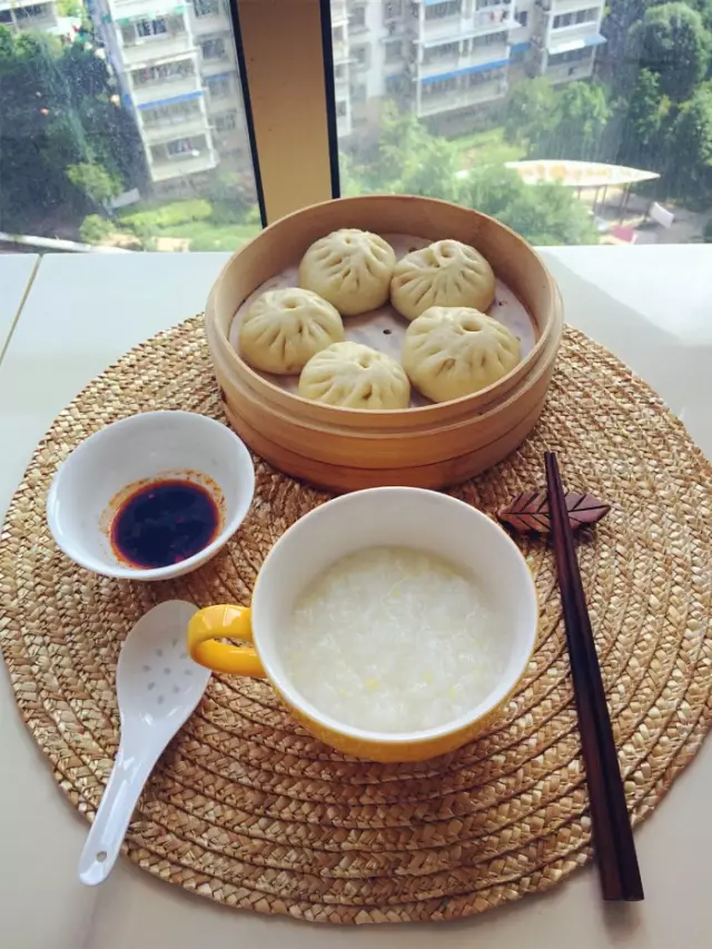 大饼,包子,粥.这些朴素到家的传统早餐,竟会让人