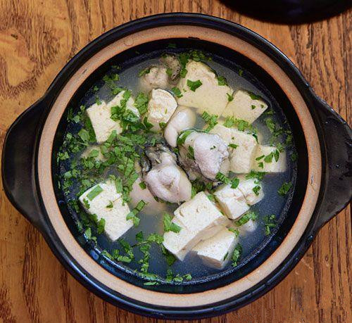 推荐食谱:鲜菇牡蛎豆腐汤