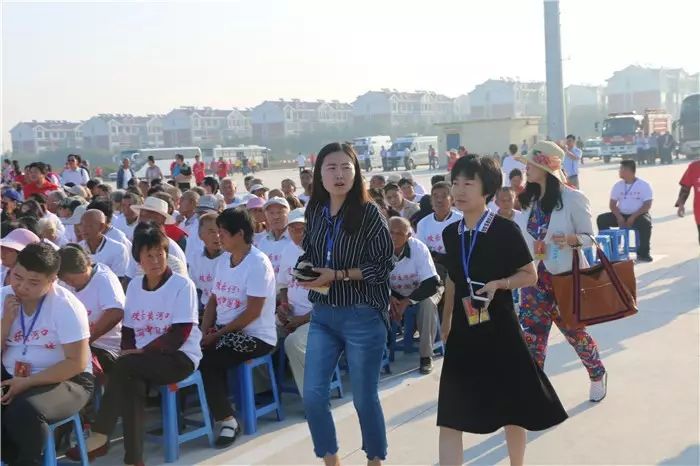 我奉献 我快乐赞监制:卢晓娜文字:张起燕摄影:解 磊 张婉云 张起燕