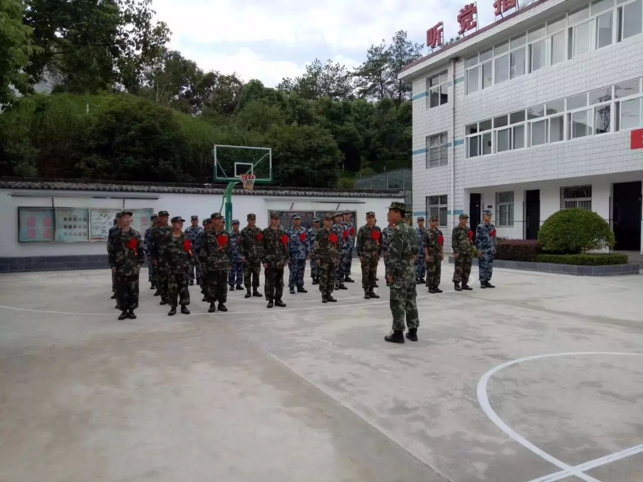 近日,祁门一群青年人,挥别家乡,踏上征途!