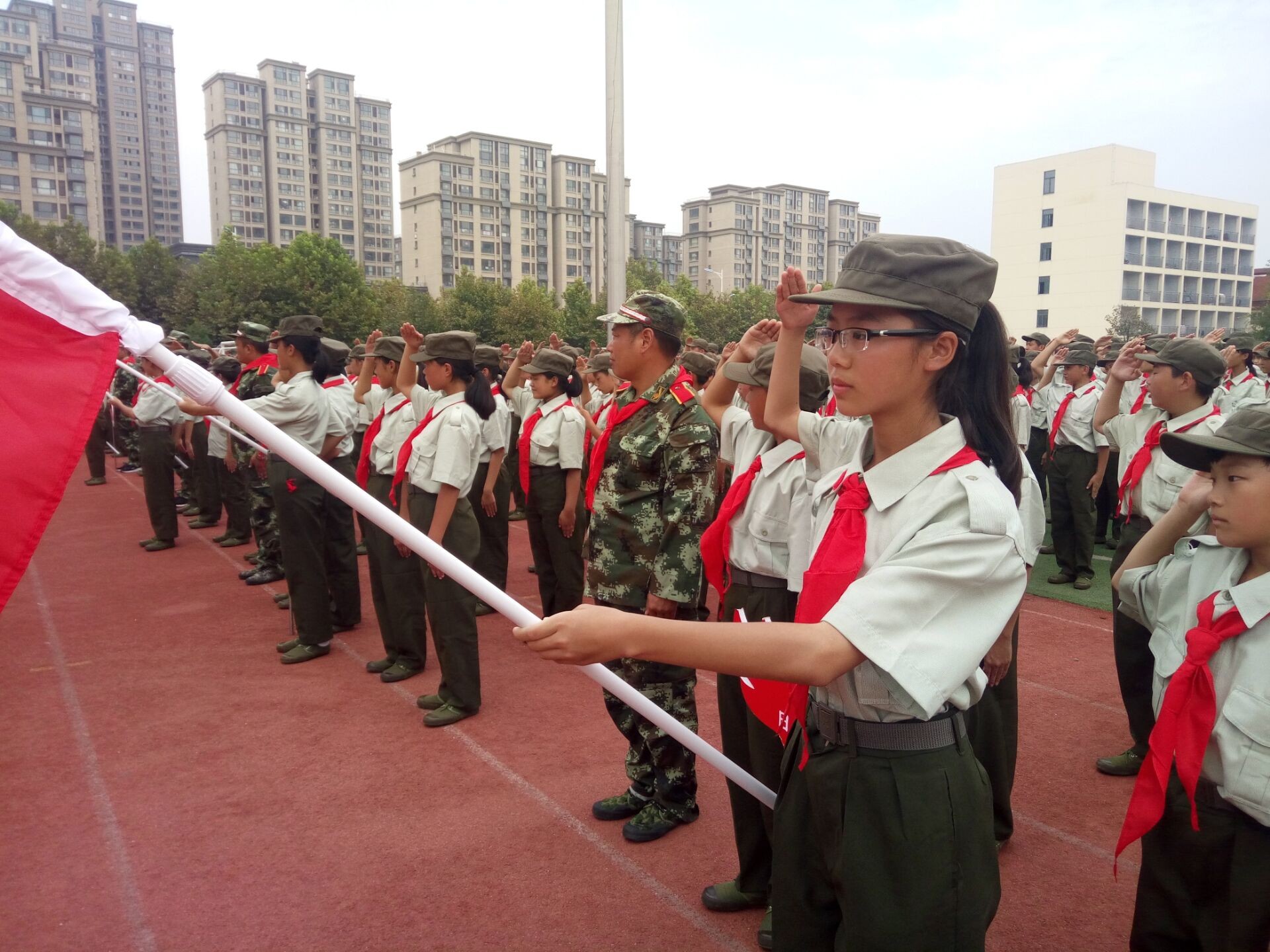 【队活动】临沂光耀实验学校七年级队员换巾仪式