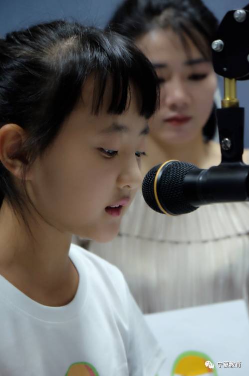 【焦点】四位小学生在银川新闻广播 隔空送给老师一份神秘礼物